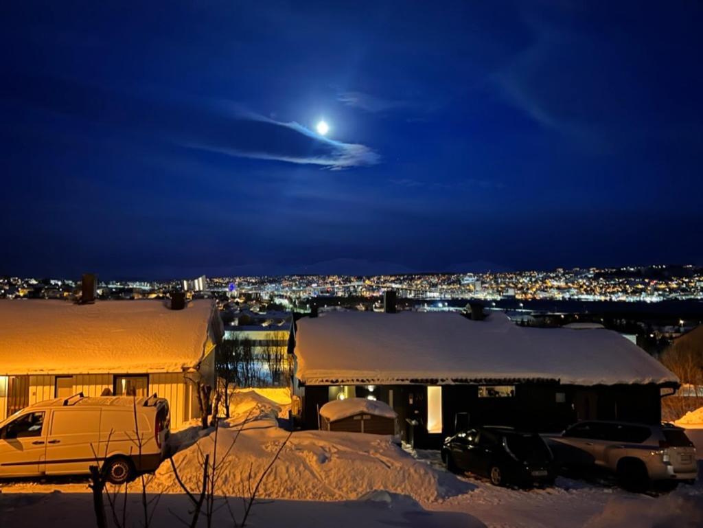 Villa Large House With Spectacular View à Tromsø Extérieur photo
